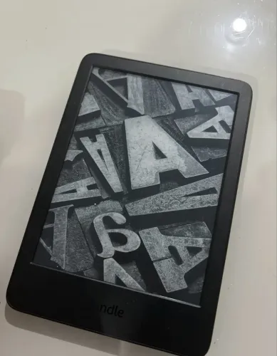 Kindle Paperwhite 11ª Geração 16GB + Capinha + Carregador