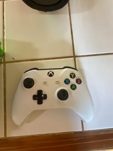 Controle Xbox One S Original + 9 Jogos (DESCRIÇÃO)