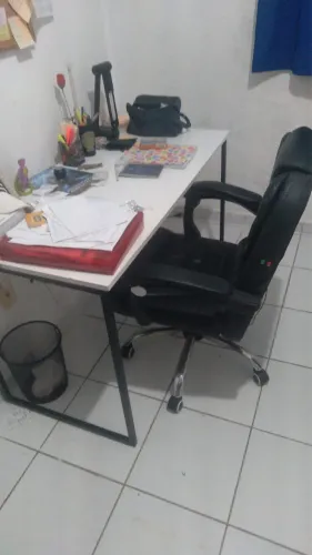 Mesa e cadeira para escritório ou estudo