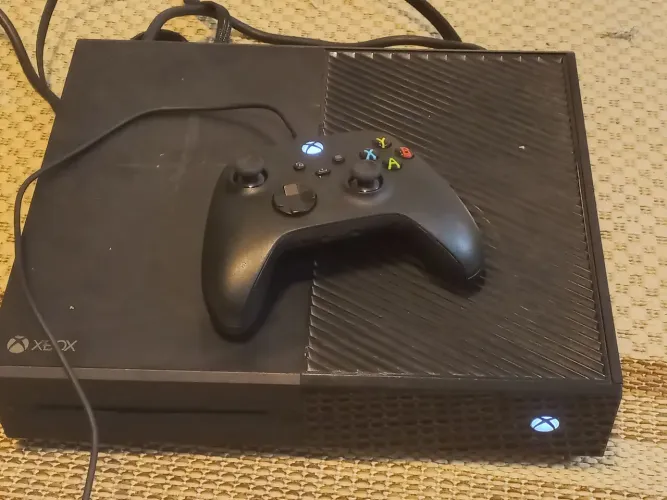 Xbox one fat 500gb com controle kinect e cabos funcionando perfeitamente!