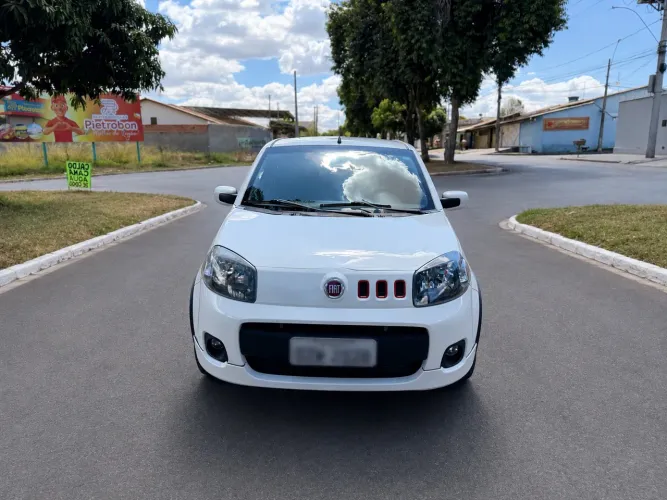 Fiat Uno Sporting 1.4 EVO Fire Flex 8V 4P 2014