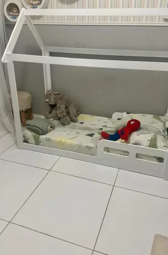 Cama montessoriana com colchão ortobom 