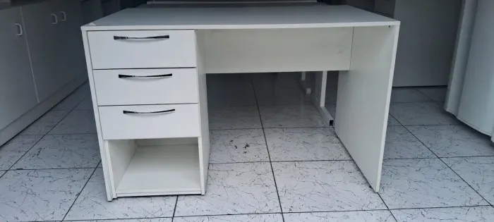 Mesa para escritorio branca