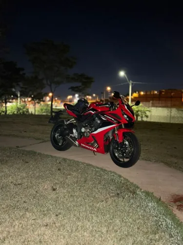 CBR 650R 10.000 zero