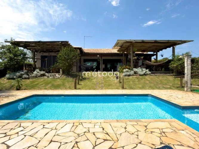 Chácara com 4 quartos à venda, 1146 m² por R$ 1.430.000 - Bairro Parque Agrinco - Guararem