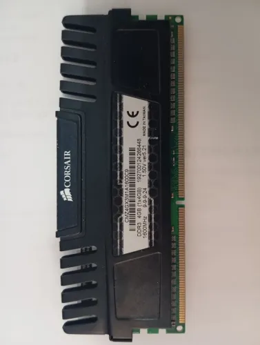 Memória RAM 4GB DDR3
