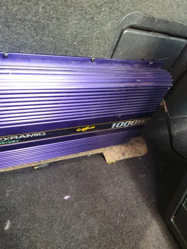 Potência pyramid 1000w