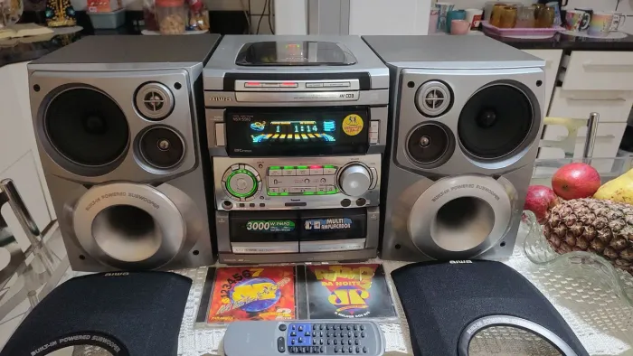 Central mini system aiwa nsx S910 ( só o aparelho segue neste anúncio )