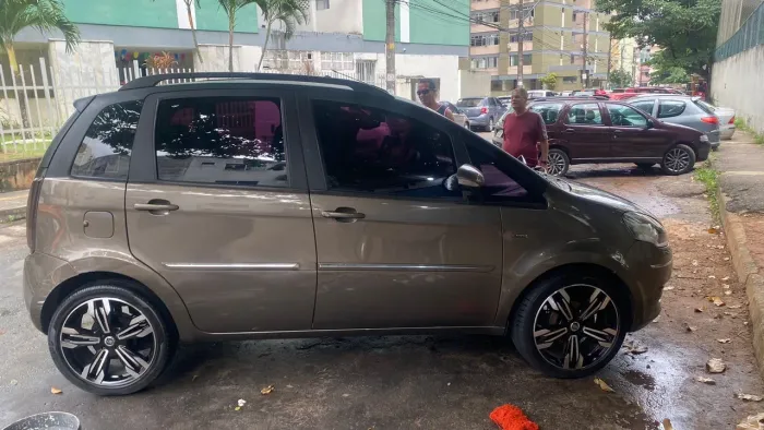 Fiat Idea Essence Dualogic 1.6 Flex 16V 5P 2011