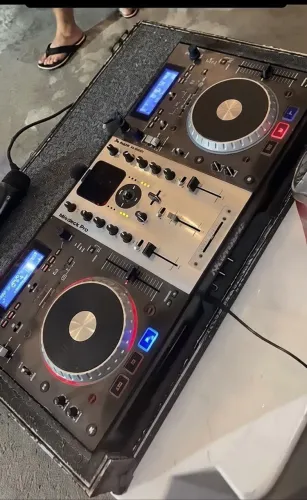 CONTROLADORA NUMARK MIXDECK