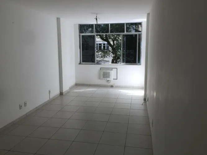 Apartamento para aluguel possui 95 metros quadrados com 2 quartos
