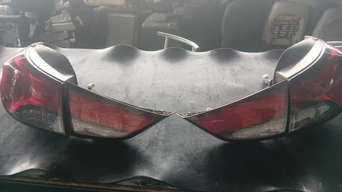 Vendo lanternas traseiras Elantra Gls