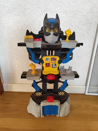 playcet batcaverna batman