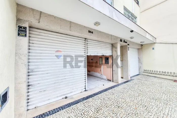 LOJA COM 162m2, 2 ANDARES, 3 BANHEIROS PARA ALUGUEL NA RUA SÃO MATEUS EM JUIZ DE FORA.
