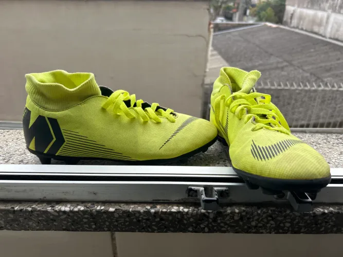 Chuteira botinha de campo mercurial engineered for speed
