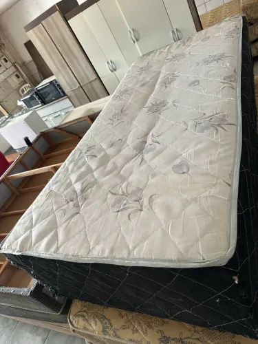 Cama de solteiro box 