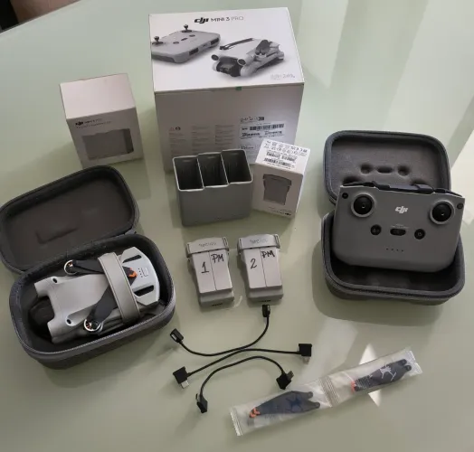 Drone DJI Mini 3 Pro com 2 baterias e Carregador Inteligente