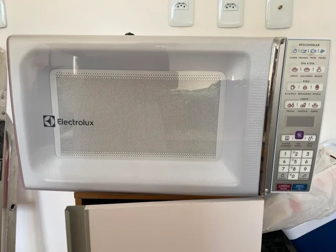 Micro-ondas Eletrolux 34lt 220v