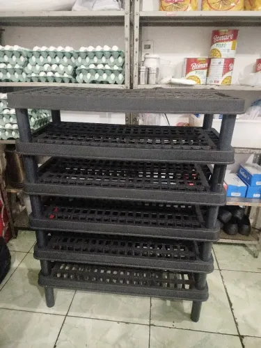 Prateleira desmontável em plástico