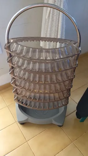 Expositor de esmaltes.