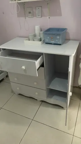 Cômoda, inclui kit porcelana e porta fraldas