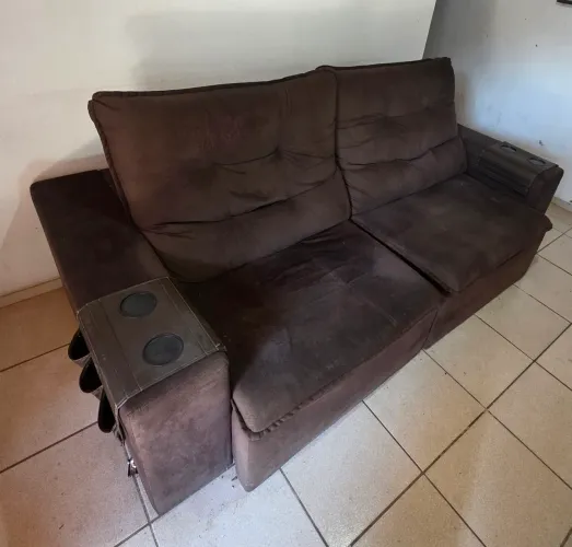 Sofá Retrátil e Reclinável Usado - Ótimo Estado