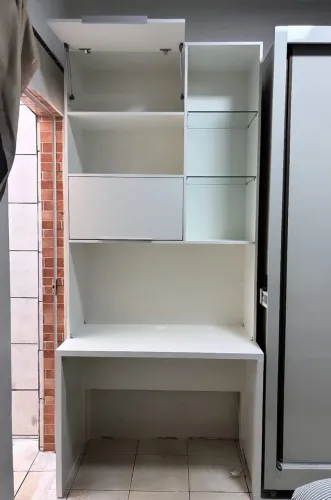 Escrivaninha Com Estante Superior 