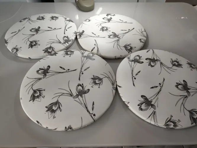 Vendo 4 assentos redondos cadeira/banqueta 