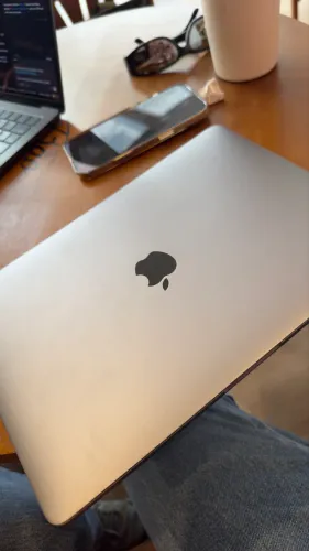 MacBook Pro 2019 16gb 13?