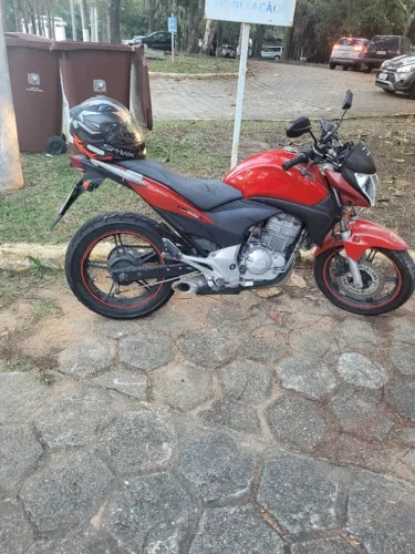 CB 300 abaixo da tabela
