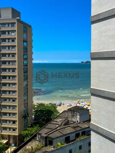 Apartamento frente mar com varanda vista mar na Praia das Pitangueiras, Guaruja