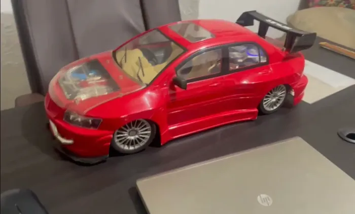 Lancer evolution de controle remoto 