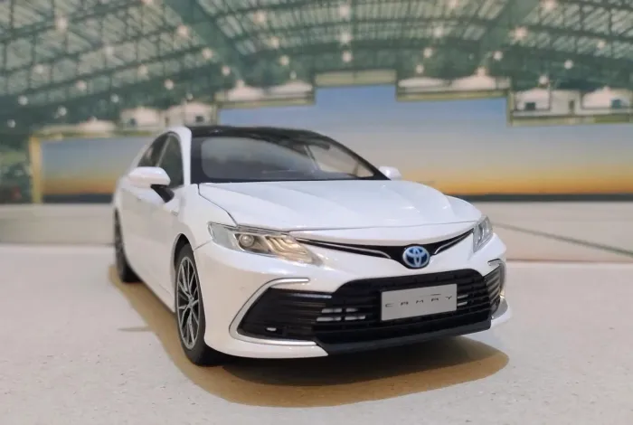 Toyota Camry 1/18