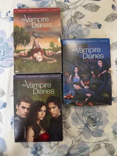 DVD The Vampire Diaries (1-3)