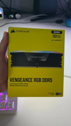 (NOVA LACRADA) Memória Ram 32GB (2x16GB) 6000mhz CL36 Corsair Vengeance RGB DDR5