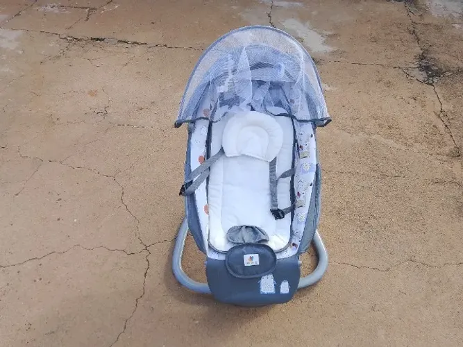 Cadeira de Descanso e Balanço Bebê Mastela Musical com Mosquiteiro