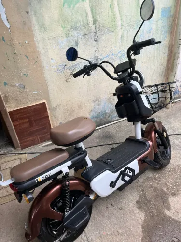 Vendo motinha elétrica conservada