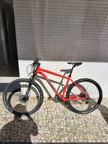 Caloi Explorer Pro - Shimano Deore