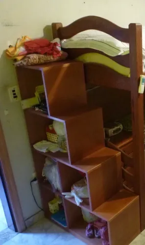 Estante em forma de escada - Ideal para beliche ou quem tem gato