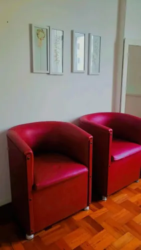 Poltronas vermelhas/Marsala
