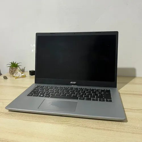 Notebook ACER seminovo