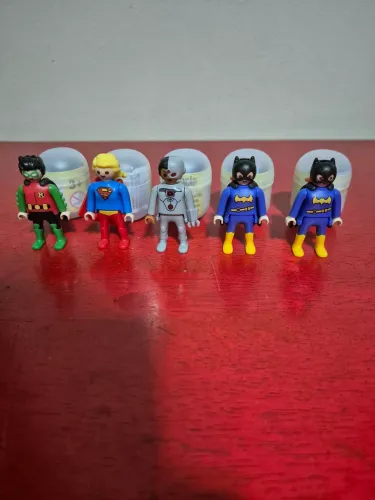 Bonecos Playmobil DC - Kinder Ovo originais