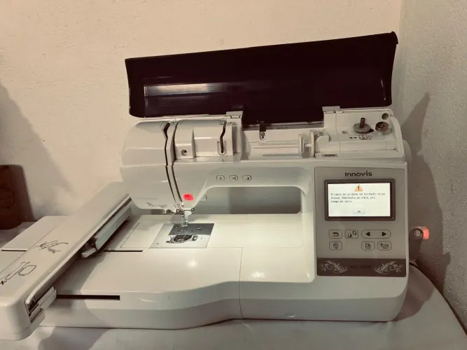 Vendo máquina de borda computadorizada brother