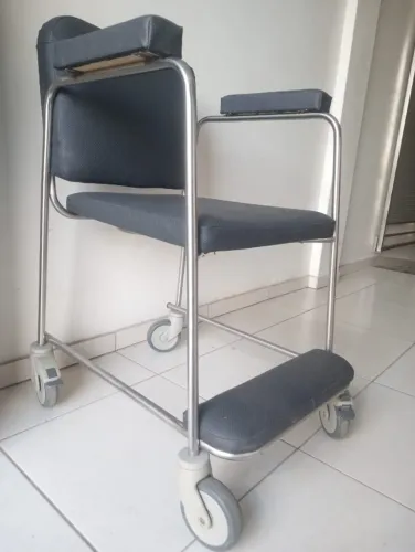Cadeira de rodas fixa em alumínio 