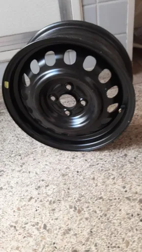 Roda ( apenas uma ) de ferro 4 x 100 aro 15