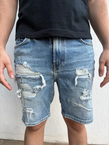 Bermuda Zara Jeans com rasgos Masculina 38