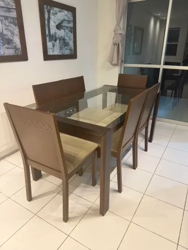 Mesa + cadeiras + buffet+ espelhos 