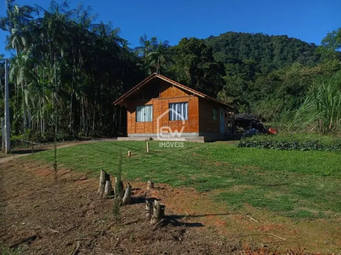 Chácara com Área Total de 16.118m² em Schroeder, SC