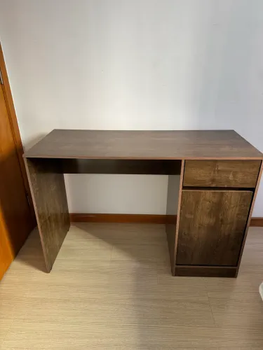 Escrivaninha de quarto 