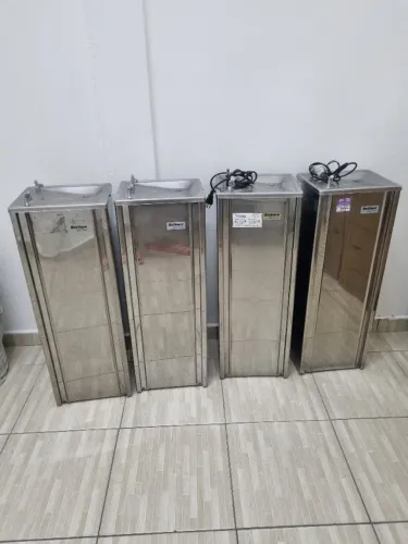 Bebedouro de pressão Belliere 220v usado
